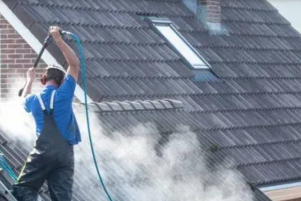 roof cleaning and restoration